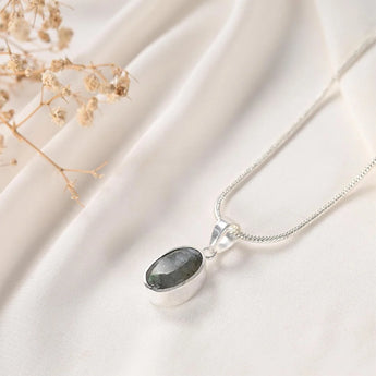 Labradorite Pendant – Transformation & Intuition – World of Oorja (image 2)