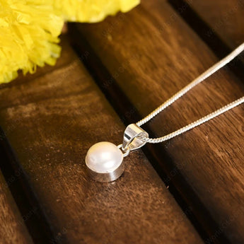 Pearl Pendant - WorldOfOorja