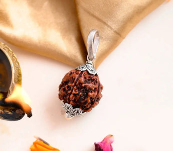 5 Mukhi Rudraksha: The Bead of Wisdom and Protection - WorldOfOorja