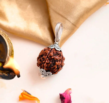 5 Mukhi Rudraksha: The Bead of Wisdom and Protection - WorldOfOorja