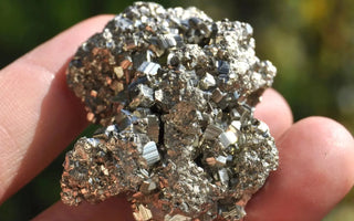 Master Pyrite Crystal Clusters: Guide to use - WorldOfOorja