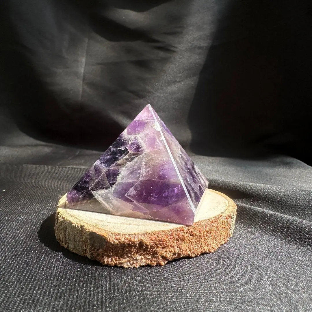 Amethyst Pyramid - WorldOfOorja