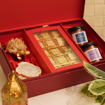 Premium gift hamper with crystal-infused candles – World of Oorja