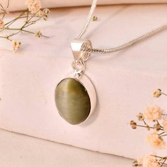 cats eye pendant set in silver