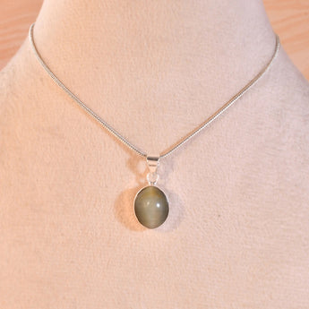 cats eye pendant set in silver