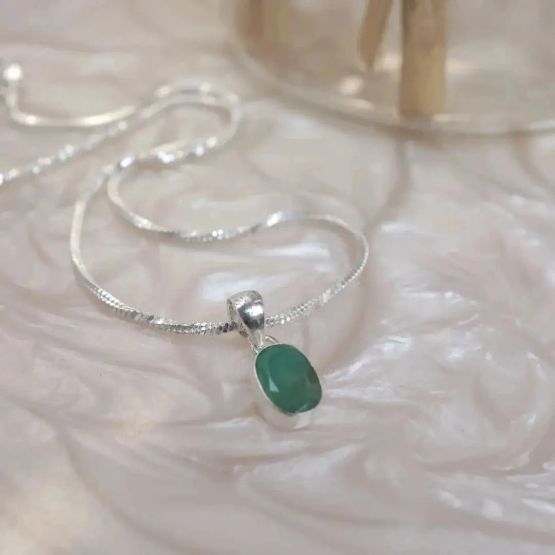 Emerald pendant - WorldOfOorja