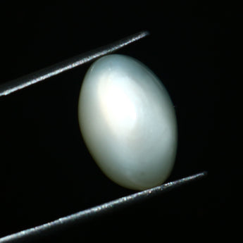 Certified natural Moonstone Chandrakant, 9.48 ct, 10.40 ratti