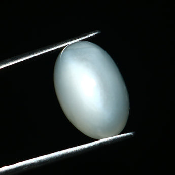 lab tested, oval cut Moonstone Chandrakant gemstone, 8.57 carat (9.40 ratti)