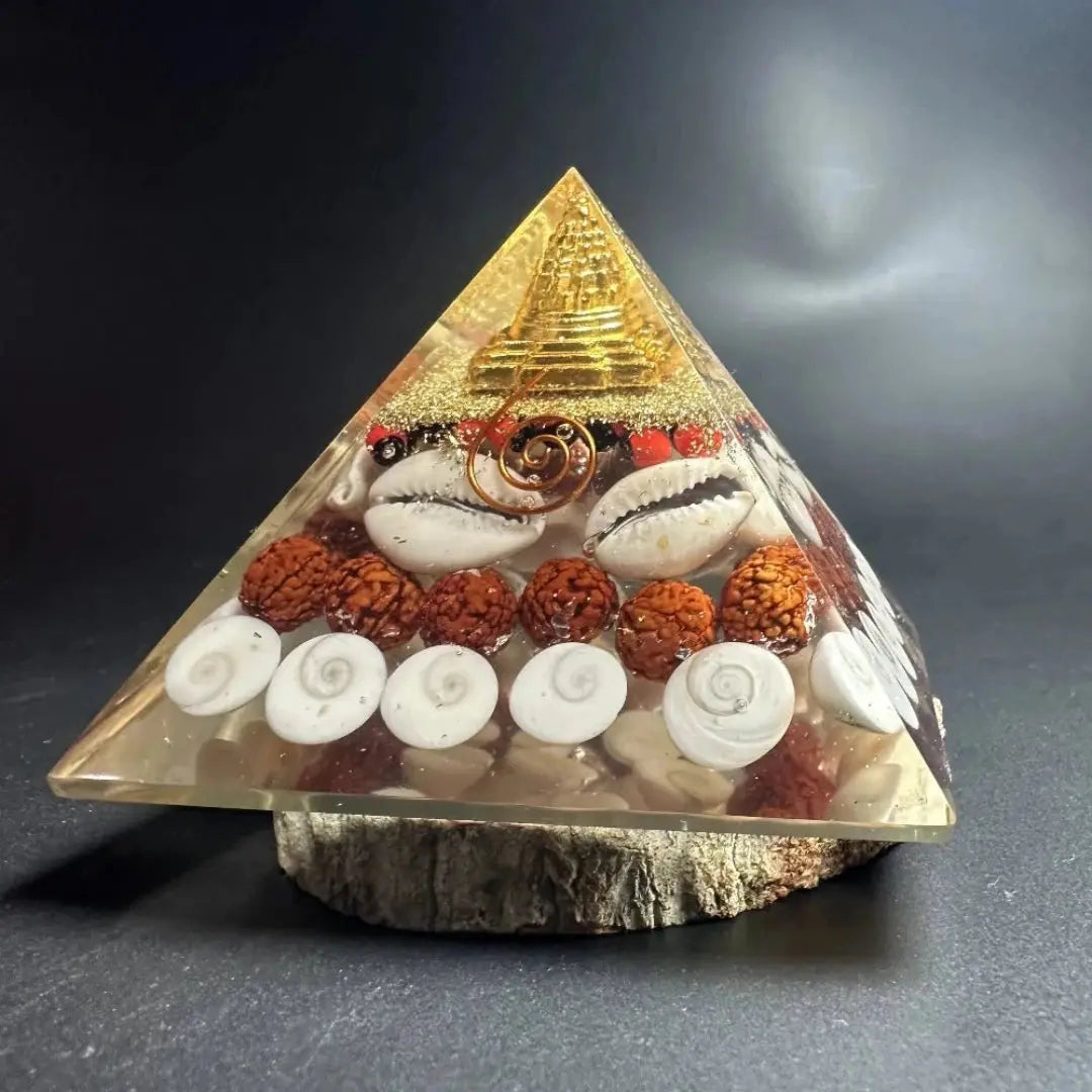 Laxmi Pyramid - Shree Yantra Gomti Chakra - WorldOfOorja