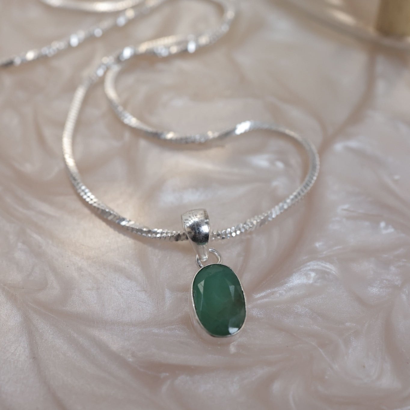 Emerald pendant - WorldOfOorja