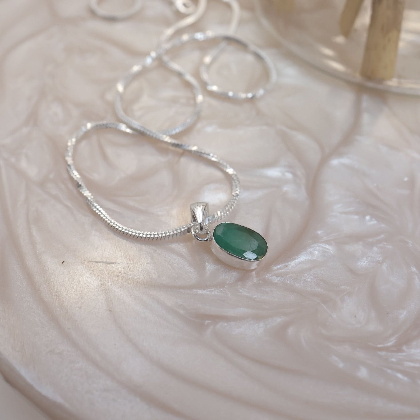 Emerald pendant - WorldOfOorja