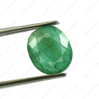 Oval-cut Emerald gemstone – 4.66 Ratti certified Panna