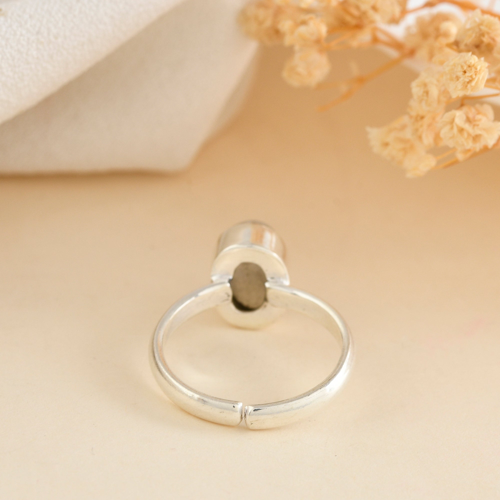 Moonstone ring - WorldOfOorja