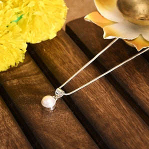 Pearl Pendant - WorldOfOorja